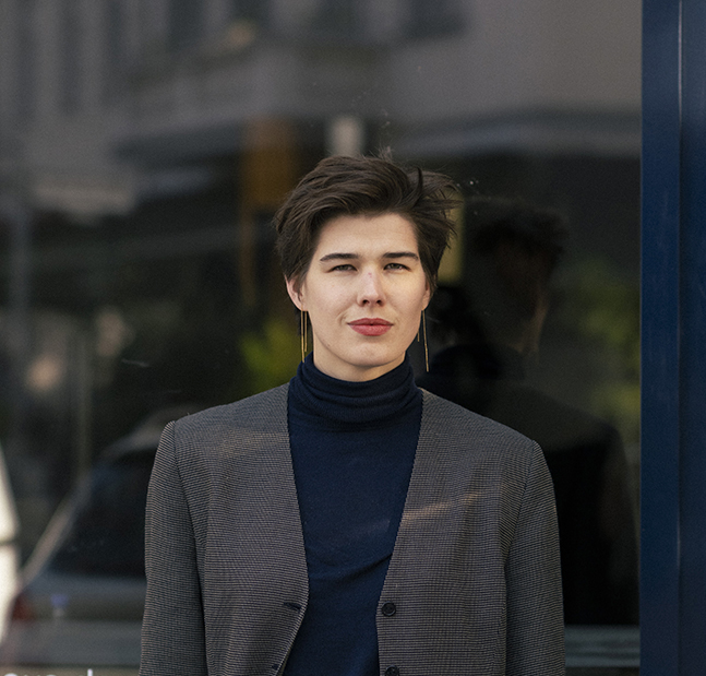 Kristiane Kegelmann vor ihrem Restaurant pars in Berlin