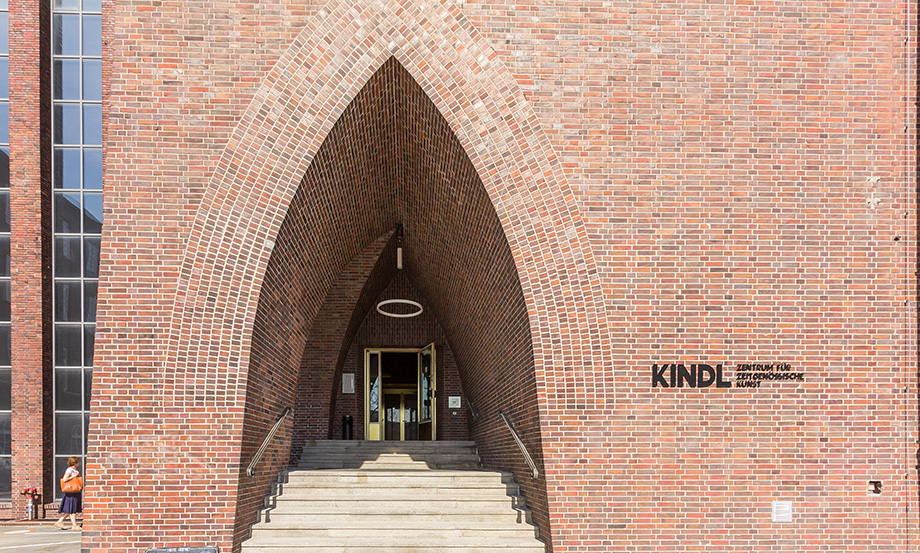 Eingang des KINDL Museums in Berlin