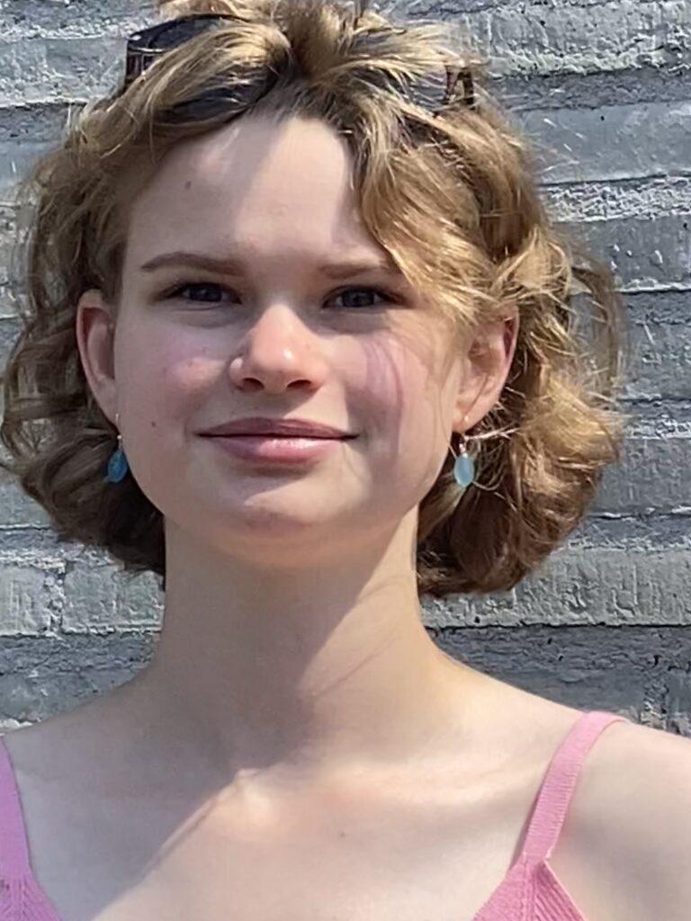 Dieses Bild zeigt ein Portrait der Autorin Greta Kluge.